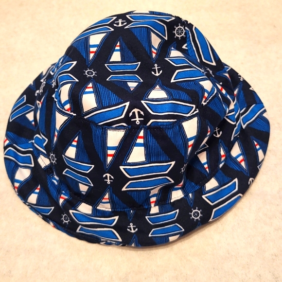 Floatimini sailboat sun hat with chin strap - Picture 1 of 4